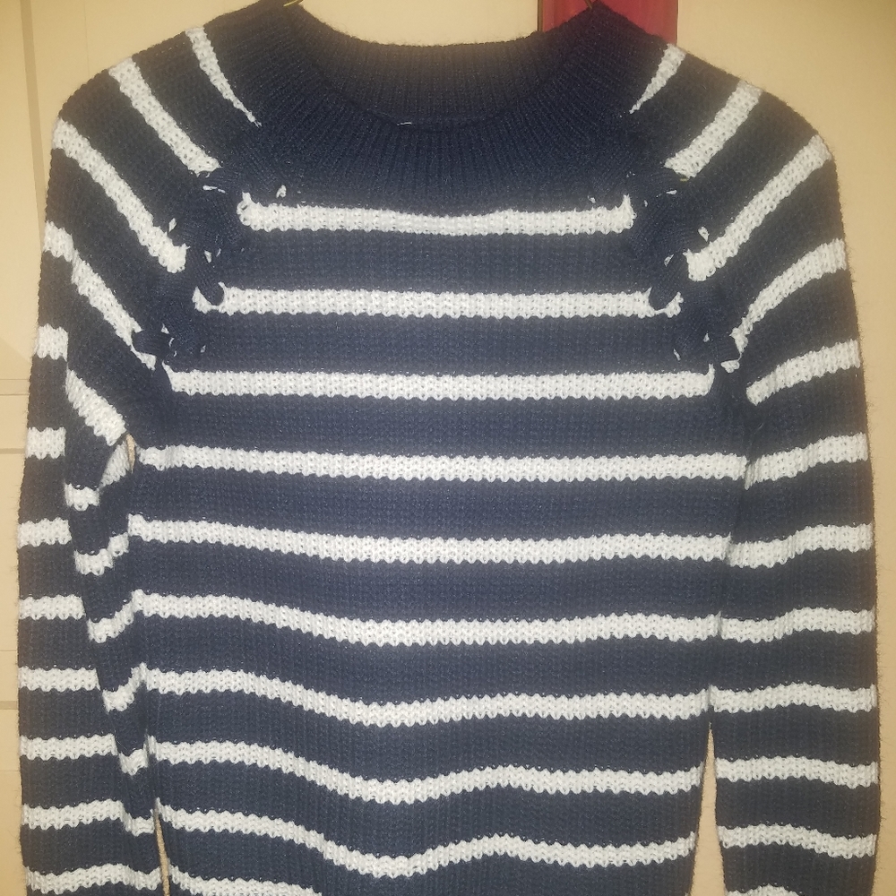 Juniors/Ladies S.O. Sweater